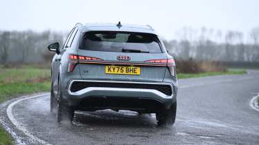 Audi Q3 - rear cornering