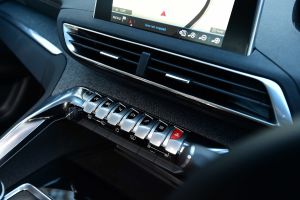 Peugeot 3008 - switches