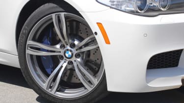 BMW M5 manual wheel detail