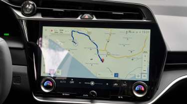 Lexus RZ 550e F Sport - sat-nav