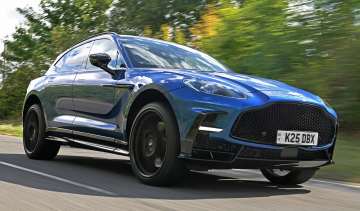 Aston Martin DBX S - front tracking