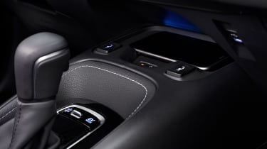 Toyota Corolla facelift - interior detail
