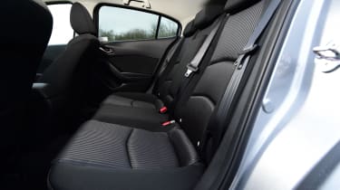 Mazda 3 hatchback 2016 SKYACTIV Diesel - rear seats