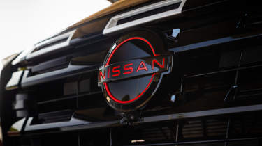 Nissan X-Trail - grille