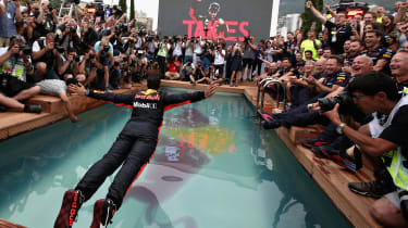 Daniel Ricciardo - swan dive
