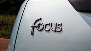 Ford Focus Mk1 - badge