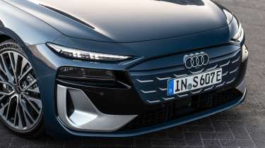 Audi S6 e-tron Avant - front detail