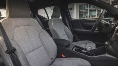 Volvo XC40 facelift - front seats
