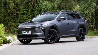 Toyota bZ4X Touring - front static