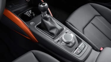 Audi Q2 - centre console