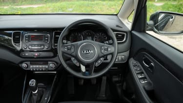 Kia Carens pictures | Auto Express