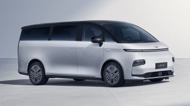 LEVC L380 - front 3/4 static
