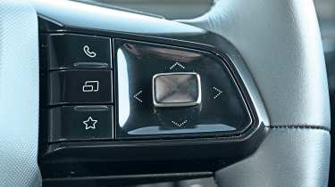 MG3 - steering wheel controls