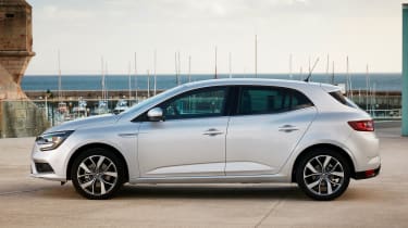Renault Megane 2016 silver - side