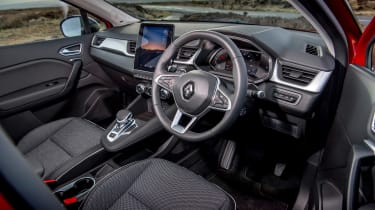 Renault Captur E-Tech Hybrid - cabin