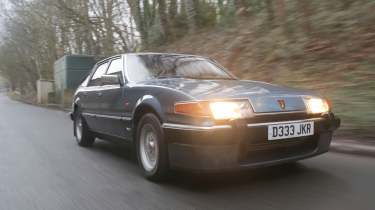 Rover SD1 (1976-1986) icon - Front 3/4 Driving down the road