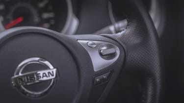 Nissan Juke Mk1 - steering wheel