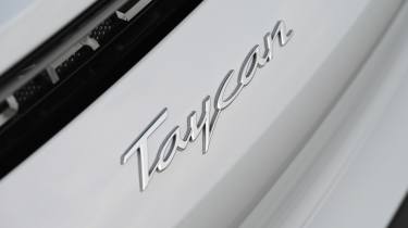 Porsche Taycan facelift - Taycan badge