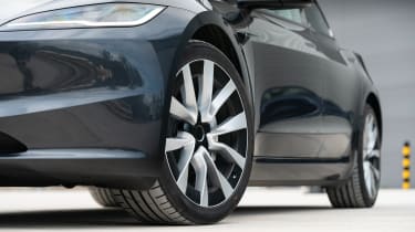 Tesla Model 3 - wheels