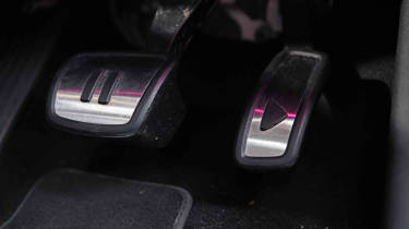 Volkswagen ID.7 Tourer - &#039;play and pause&#039; pedal covers