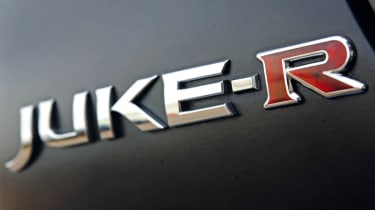 Nissan Juke-R vs GT-R Juke badge