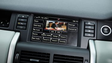 Land Rover Discovery Sport - screen