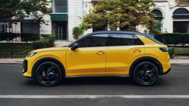 Volkswagen T-Roc - side