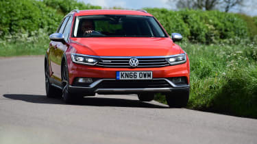 Volkswagen Passat Alltrack - front