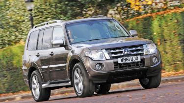 Mitsubishi Shogun SG4 front tracking