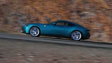 Ferrari Amalfi - side action