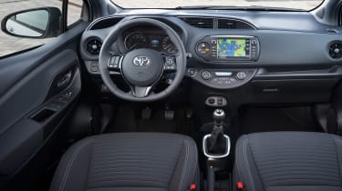 Toyota Yaris - dash