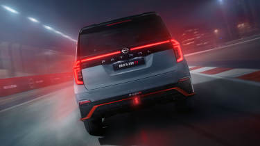 Nissan Patrol Nismo - rear end tracking