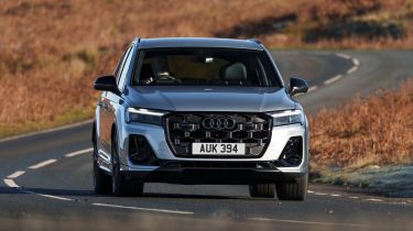Audi Q7 - front cornering