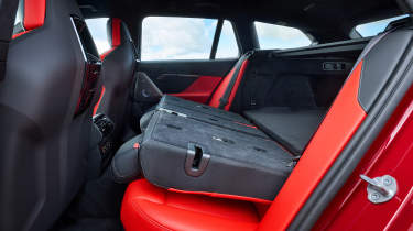 BMW M5 Touring - rear seats down