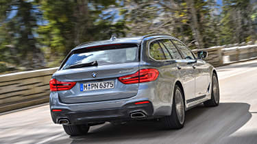 BMW 530d Touring - rear tracking