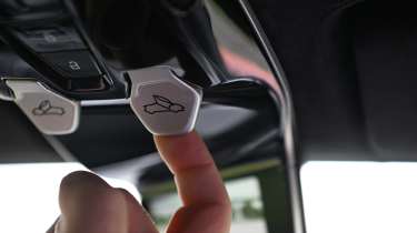 Lotus Evija - switch