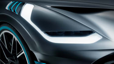 Bugatti Divo - front light