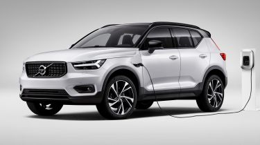 Volvo XC40 - front charging