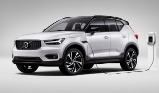 Volvo XC40 - front charging