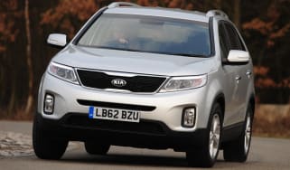 Kia Sorento 2.2 CRDi KX-2 front cornering