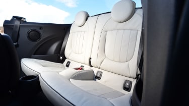 MINI Cooper Convertible 2016 - rear seats
