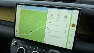 Land Rover Defender 110 Trophy Edition - infotainment screen