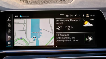 BMW iX5 Hydrogen - infotainment