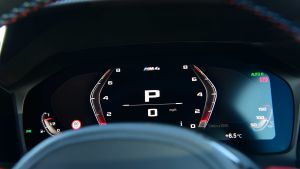 BMW M4 Competition - dials 2