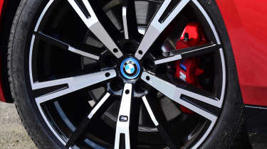 BMW 530e - wheel