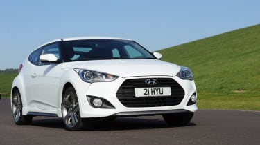 Hyundai Veloster Turbo front tracking