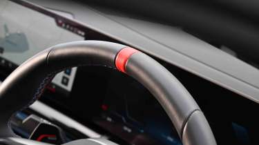 BMW i5 Touring - M sport steering wheel centre line