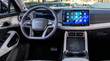 BYD Atto 2 DM-i - dash