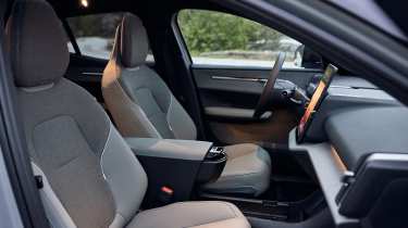 Volvo EX30 Cross Country - front seats