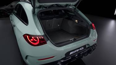 Mercedes-AMG CLA 45 Shooting Brake - boot